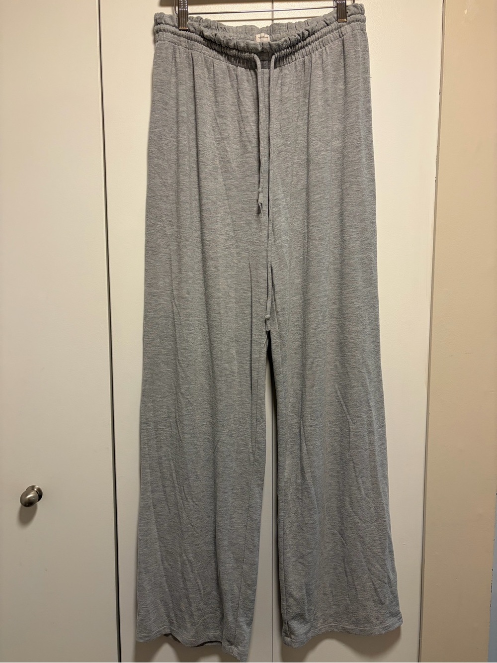 Wilfred Free Aritzia Light Gray Wide-Leg Lounge Pants